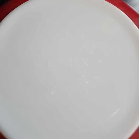 Vintage Pyrex Casserole Hostess Dis 1.5 quart with lid - Picture 4 of 4